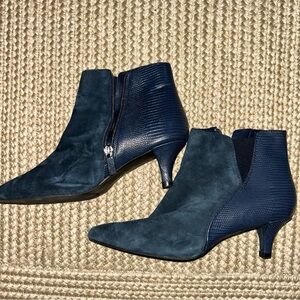 Bandolino Textured Navy Ankle Booties